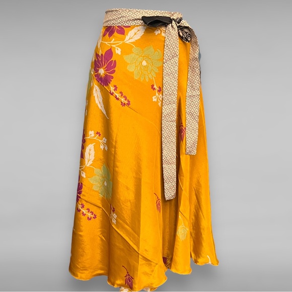 Darn Good Yarn Reg TeaLength reversible 2 layer sari wrap skirt. - Picture 2 of 9